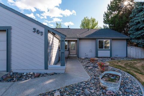 Photo of 305 N Louisiana Pl, Kennewick, WA 99336 (MLS # 293780)