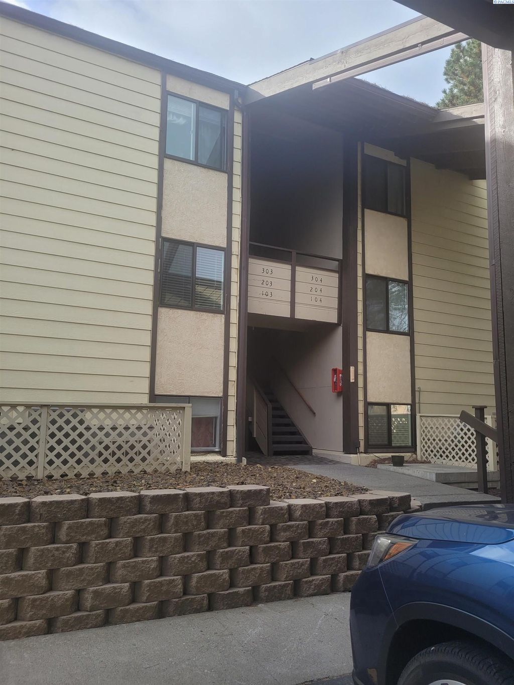 Photo of 303 Gage Blvd. # 104 Blvd, Richland, WA 99352 (MLS # 287890)