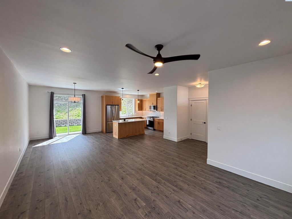 Photo of 820 SW Blue Heron Ct, Pullman, WA 99163 (MLS # 292194)