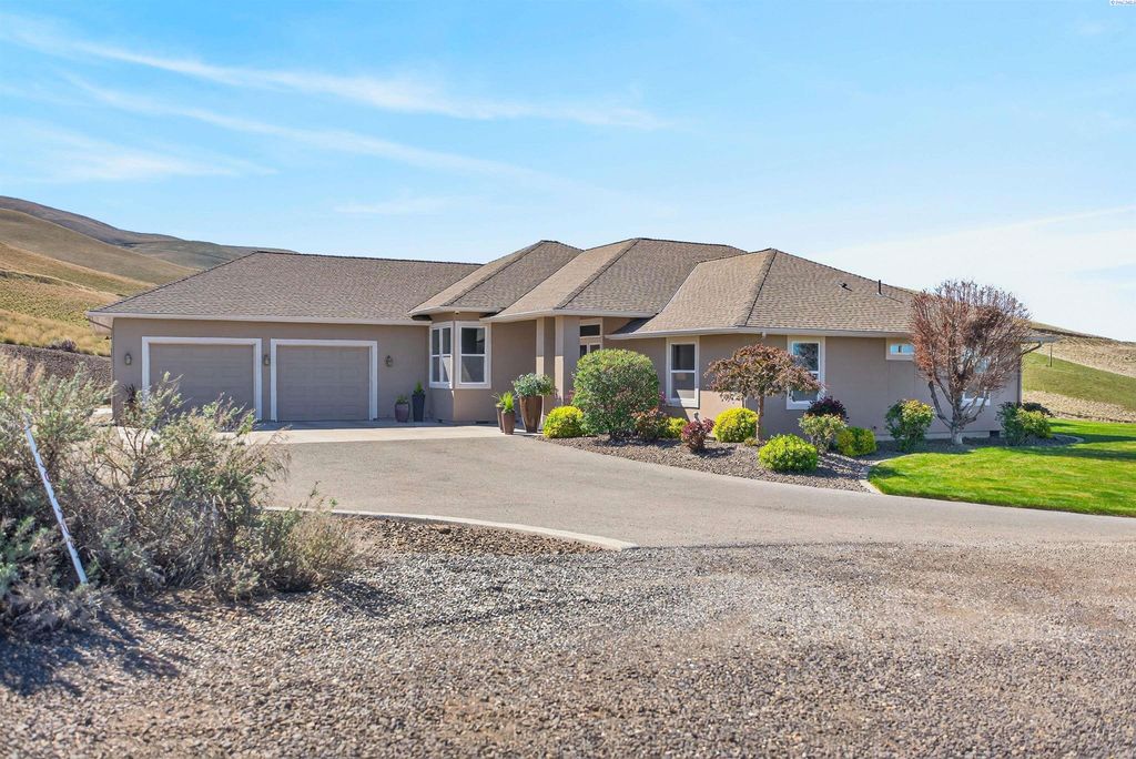 Photo of 139305 W 206 Prsw Pr, Prosser, WA 99350 (MLS # 291623)