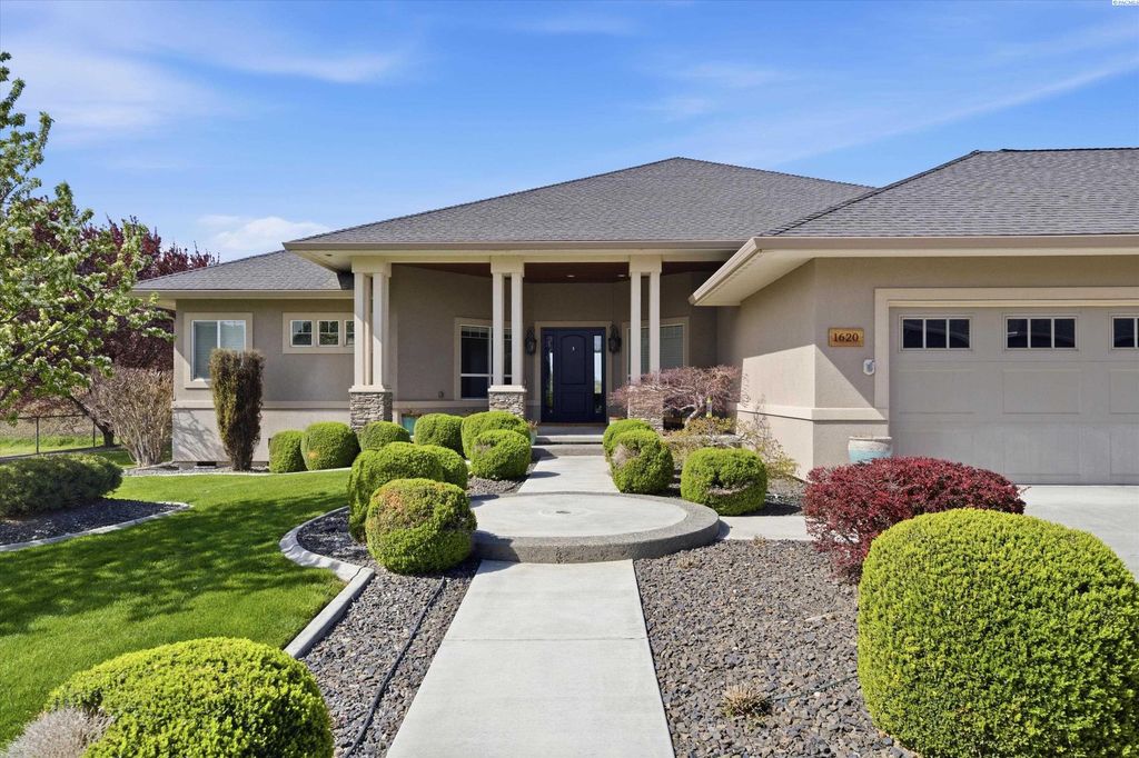 Photo of 1620 Road 84, Pasco, WA 99301 (MLS # 291705)