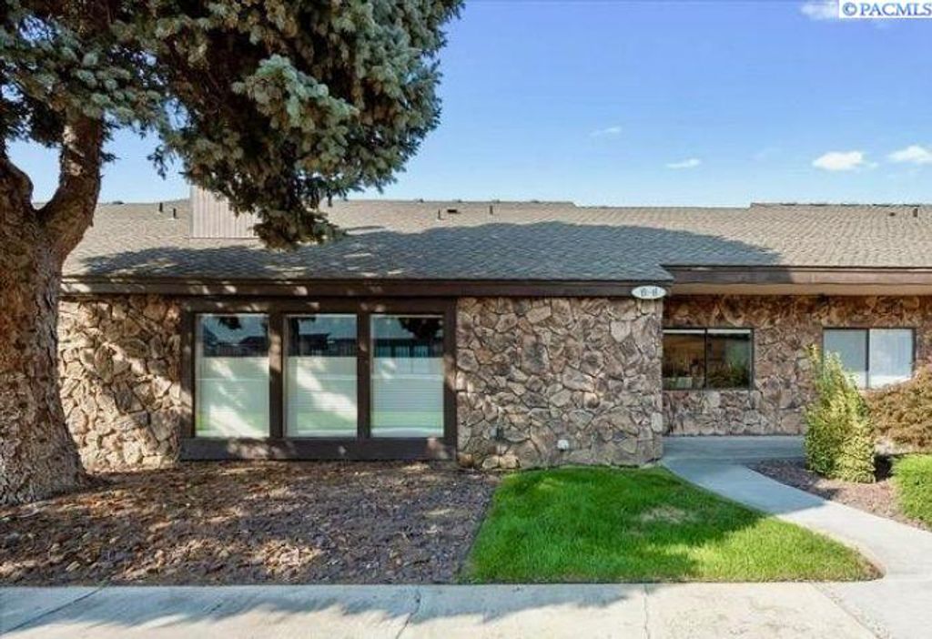 Photo of 4214 W Klamath Ave, Kennewick, WA 99336 (MLS # 287591)