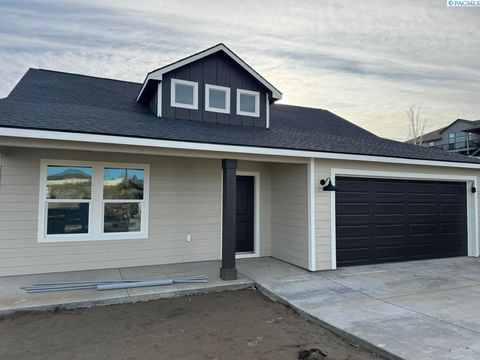 Photo of 1630 S Clodfelter Road, Kennewick, WA 99338 (MLS # 287428)