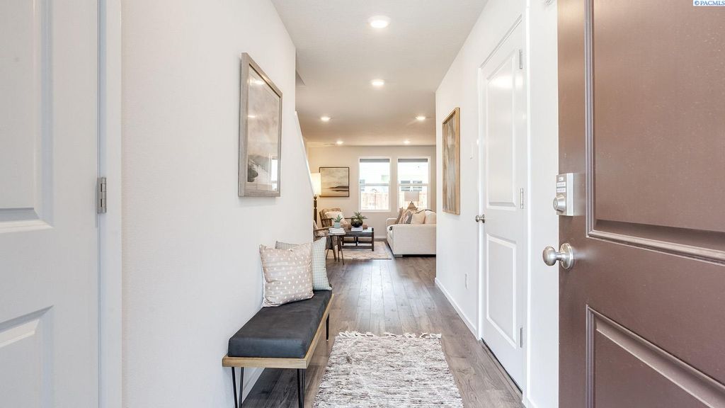 Photo of 6503 Polar Dr, Pasco, WA 99301 (MLS # 292081)