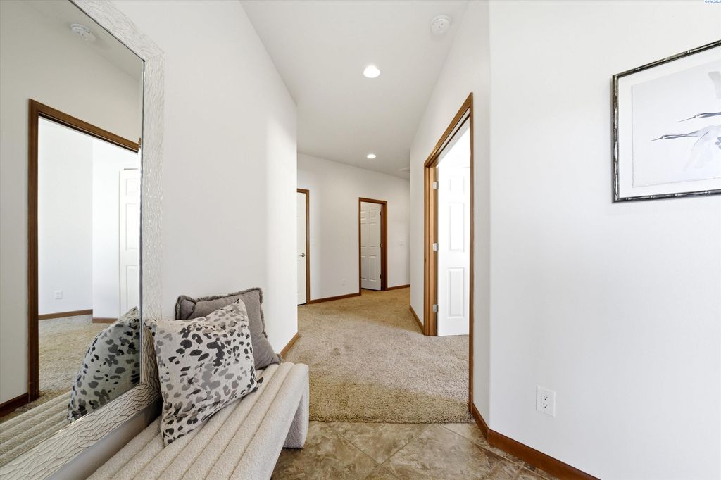 Photo of 3577 Waterford St, Richland, WA 99352 (MLS # 291930)