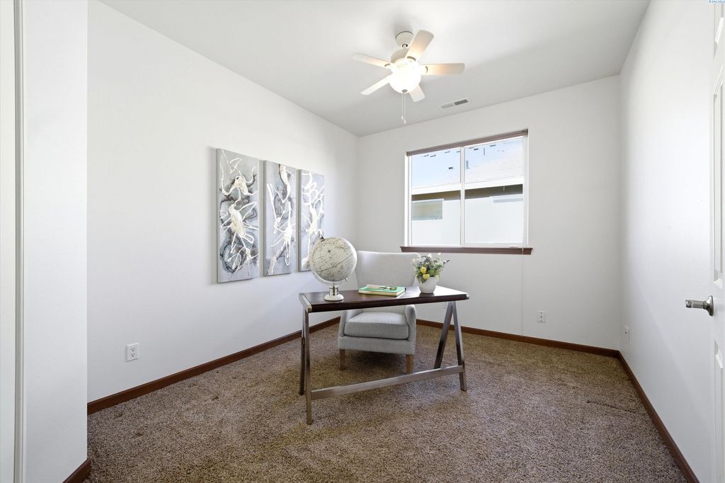 Photo of 3577 Waterford St, Richland, WA 99352 (MLS # 291930)