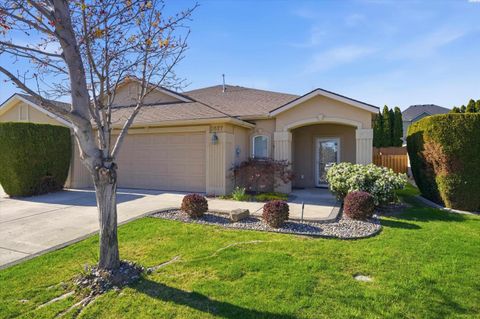 Photo of 3577 Waterford St, Richland, WA 99352 (MLS # 291930)