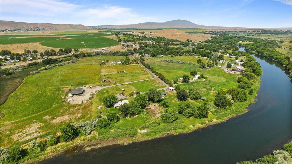 Photo of 64209 E Grover Pr Ne Pr, West Richland, WA 99353 (MLS # 290854)