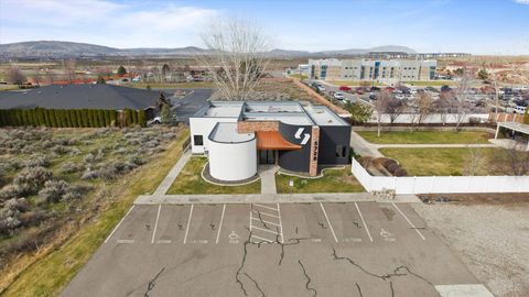 Photo of 5808 Bedford St, Pasco, WA 99301 (MLS # 290581)