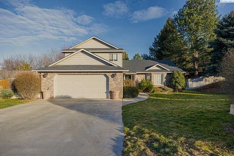 Photo of 3024 Charity Ct, Kennewick, WA 99338 (MLS # 289765)