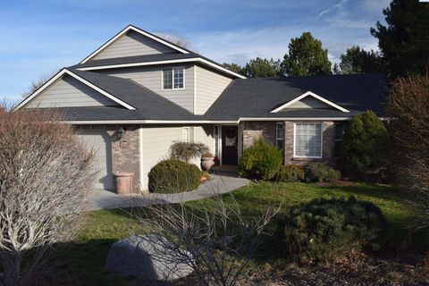 Photo of 3024 Charity Ct, Kennewick, WA 99338 (MLS # 289765)