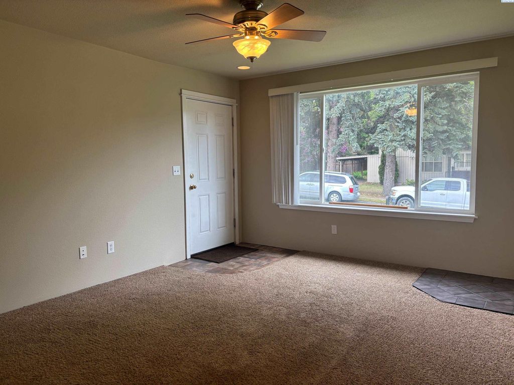 Photo of 1320 NE Harvey Rd, Pullman, WA 99163 (MLS # 284371)