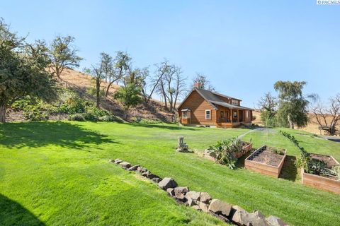Photo of 7302 Long Hollow Road, Colfax, WA 99111 (MLS # 287747)