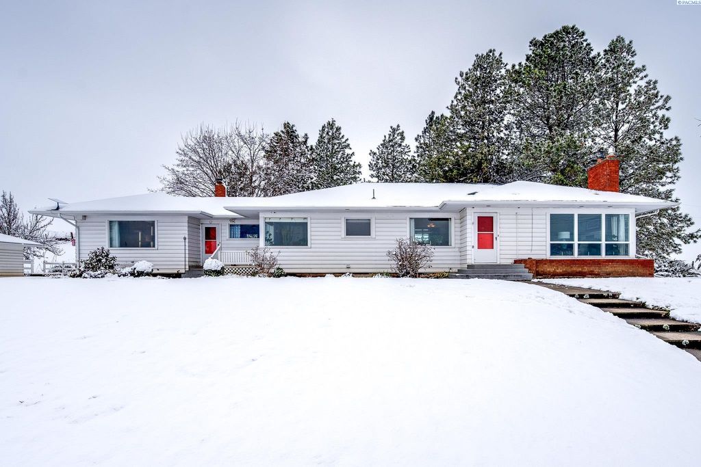 Photo of 6451 Thorn Creek Rd, Thornton, WA 99176 (MLS # 290683)