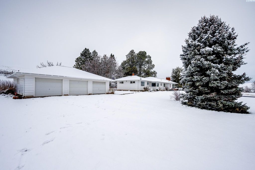 Photo of 6451 Thorn Creek Rd, Thornton, WA 99176 (MLS # 290683)