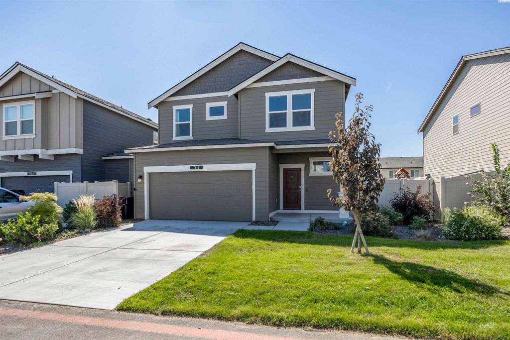 Photo of 7945 Ranchland Lane, West Richland, WA 99353 (MLS # 289084)