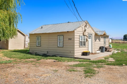 Photo of 795 W. Wine Country Rd, Prosser, WA 99350 (MLS # 295069)