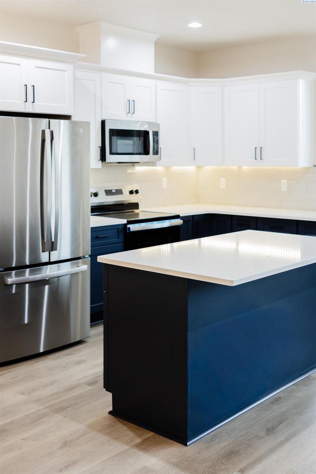 Photo of 209 Victoria Street, Sunnyside, WA 98930 (MLS # 289526)