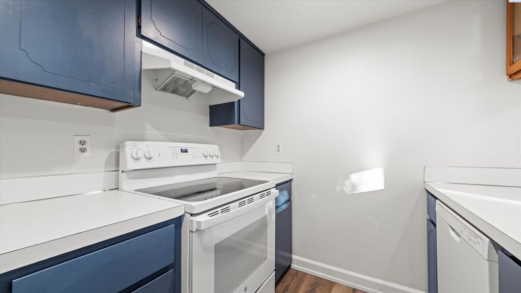 Photo of 420 S Quincy St S Quincy Street #A, Kennewick, WA 99336 (MLS # 289041)