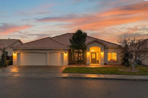 Photo of 8906 W Rio Grande Ave, Kennewick, WA 99336 (MLS # 290259)