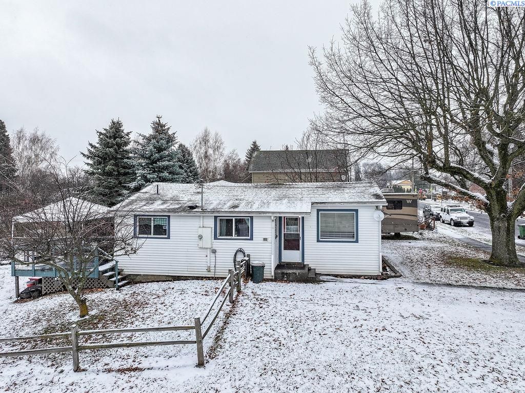 Photo of 501 Gregor St, Colton, WA 99113 (MLS # 289275)