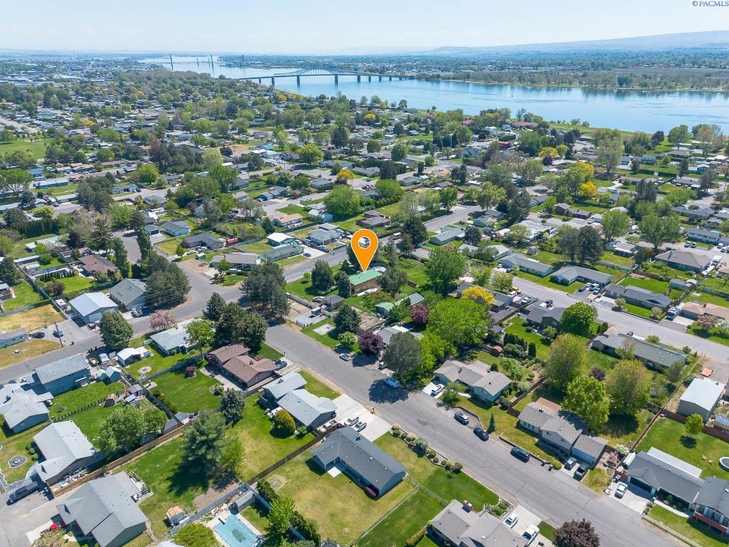 Photo of 912 Road 48, Pasco, WA 99301 (MLS # 292742)