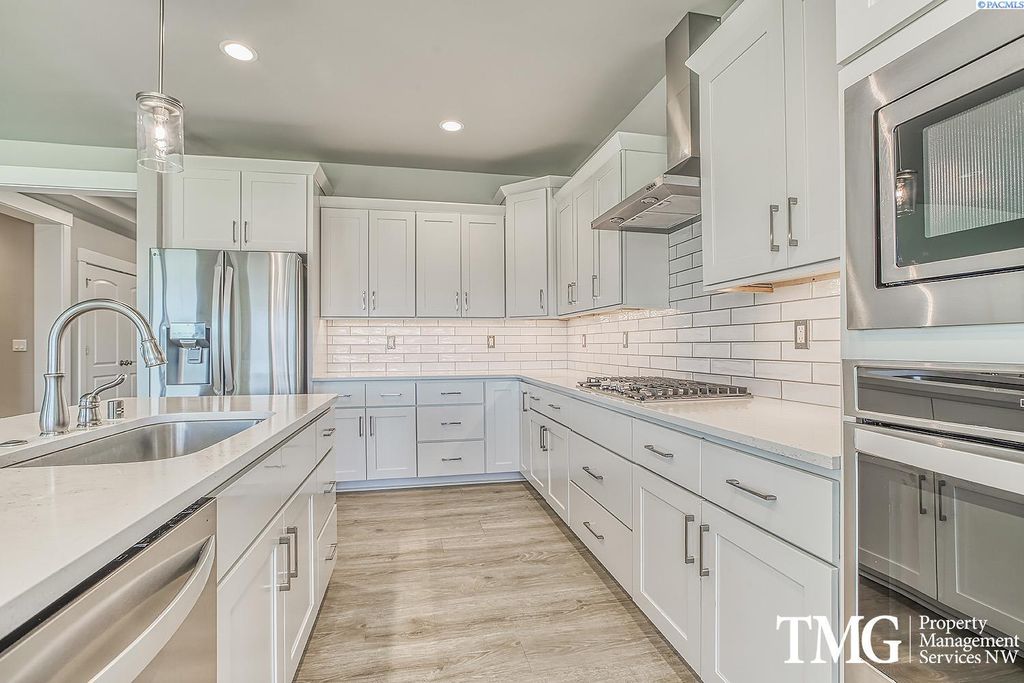 Photo of 3939 Corvina St, Richland, WA 99352 (MLS # 287462)