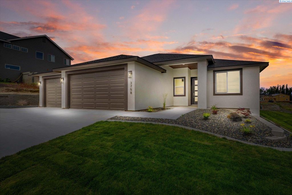 Photo of 3758 S Nelson St, Kennewick, WA 99338 (MLS # 292494)