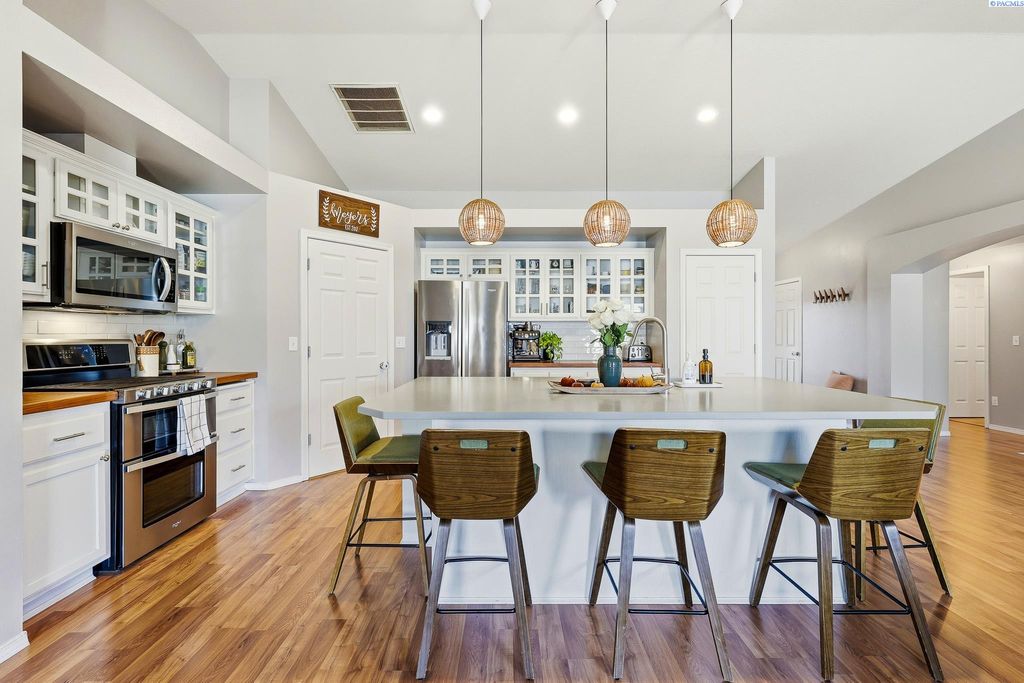 Photo of 5513 Hayes Lane, Pasco, WA 99301 (MLS # 289089)