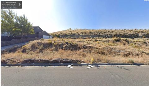 Photo of 313 Rockwood Dr, Richland, WA 99352 (MLS # 291854)