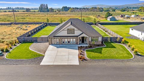 Photo of 12814 Blackfoot Dr, Pasco, WA 99301 (MLS # 285124)