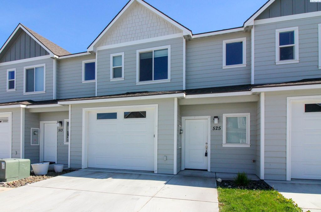 Photo of 525 S Quillan Court, Kennewick, WA 99337 (MLS # 291902)