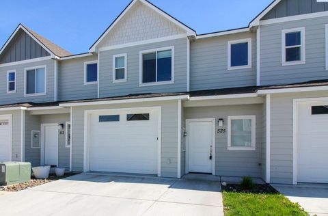 Photo of 525 S Quillan Court, Kennewick, WA 99337 (MLS # 291902)
