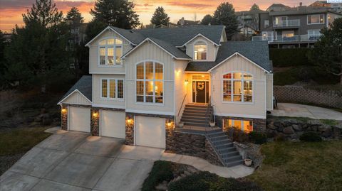 Photo of 177 Llandwood Ct, Richland, WA 99352 (MLS # 290448)