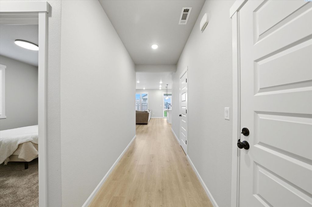 Photo of 7863 Lennox St, West Richland, WA 99353 (MLS # 292178)