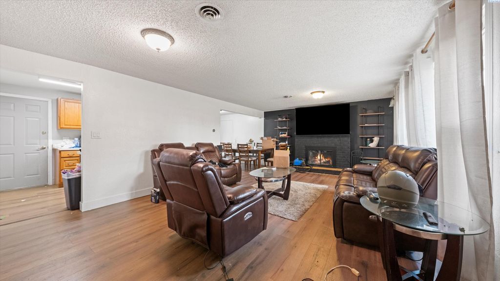 Photo of 103 N Buntin St, Kennewick, WA 99336 (MLS # 287924)