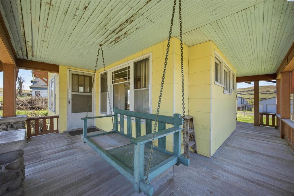 Photo of 170 S Church St, Washtucna, WA 99371 (MLS # 292519)