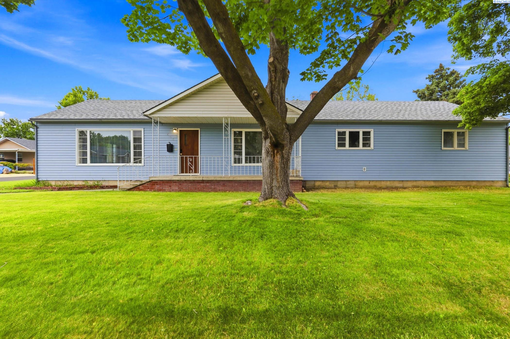 Photo 1 of 50 — 605 Comstock Street, Richland, WA 99352