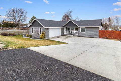 Photo of 7100 W Yellowstone Avenue, Kennewick, WA 99336 (MLS # 290301)