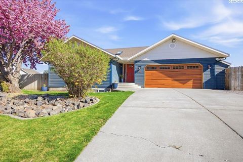 Photo of 3107 S Yelm St, Kennewick, WA 99337 (MLS # 291923)
