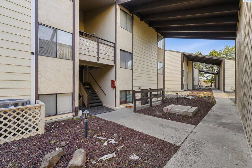 Photo of 303 Gage Blvd #322, Richland, WA 99352 (MLS # 291398)
