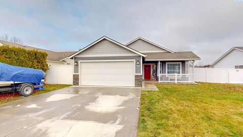 Photo of 7823 Rush Creek Drive, Pasco, WA 99301 (MLS # 289601)