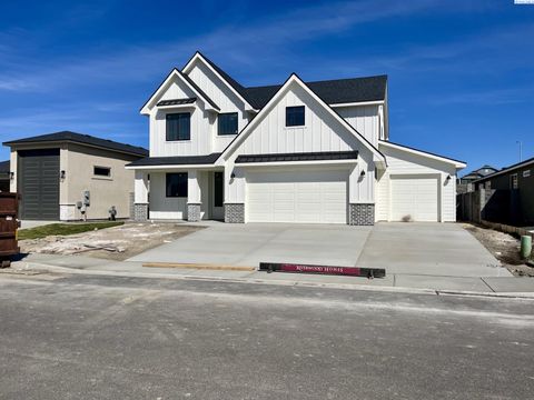 Photo of 686 Lazio, Richland, WA 99352 (MLS # 291927)