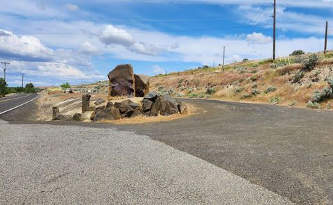 Photo of NKA Demoss Rd, Benton City, WA 99320 (MLS # 289976)