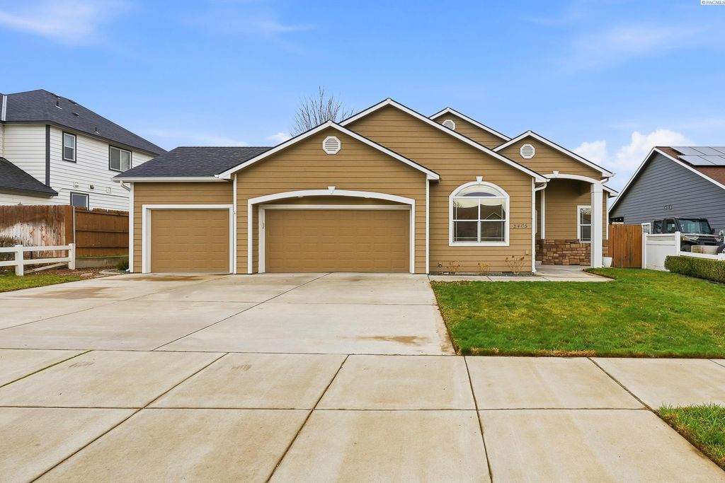 Photo of 2465 Losino Ave, West Richland, WA 99353 (MLS # 289174)
