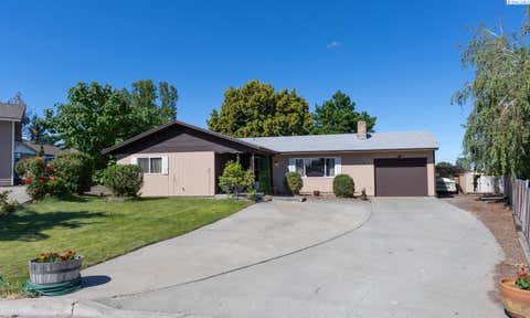 Photo of 737 Darrin Court, Sunnyside, WA 98944 (MLS # 293808)