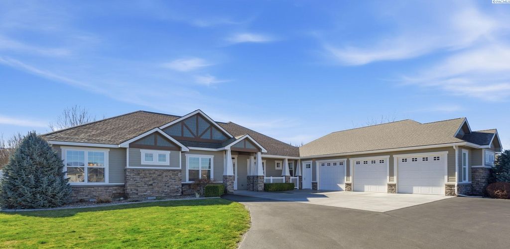 Photo of 100003 Hillview Dr, Kennewick, WA 99338 (MLS # 290780)