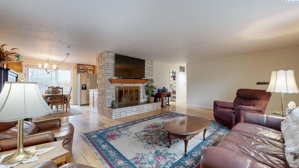 Photo of 1621 Birch Street, Richland, WA 99354 (MLS # 289920)