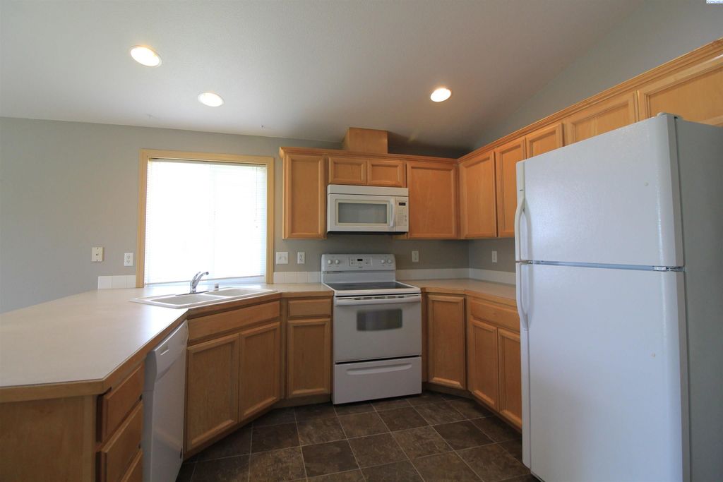 Photo of 9604 Percheron Drive, Pasco, WA 99301 (MLS # 290765)