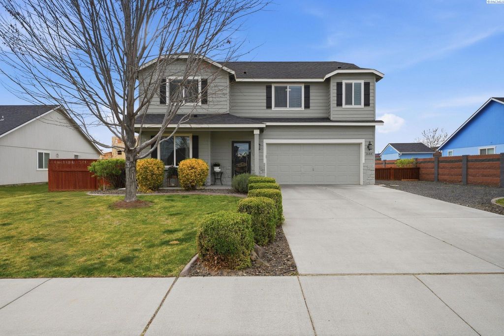 Photo of 1664 Crab Apple Circle, West Richland, WA 99353 (MLS # 291753)